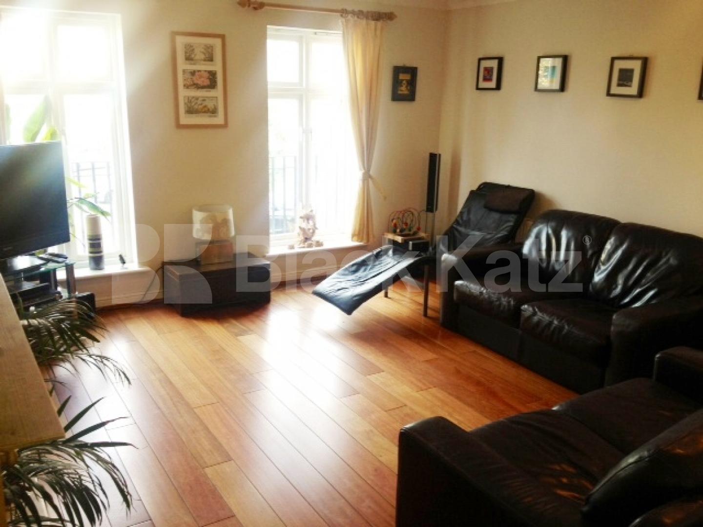 			NEW INSTRUCTION, 3 Bedroom, 1 bath, 1 reception Mews House			 Bevin Square, Wandsworth Common / Tooting Bec